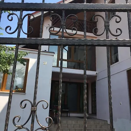 Хостел Altfel Брашов