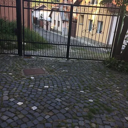 Altfel *